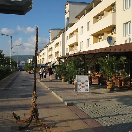 Royal Hotel