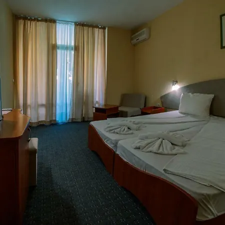 Royal Hotel 3*